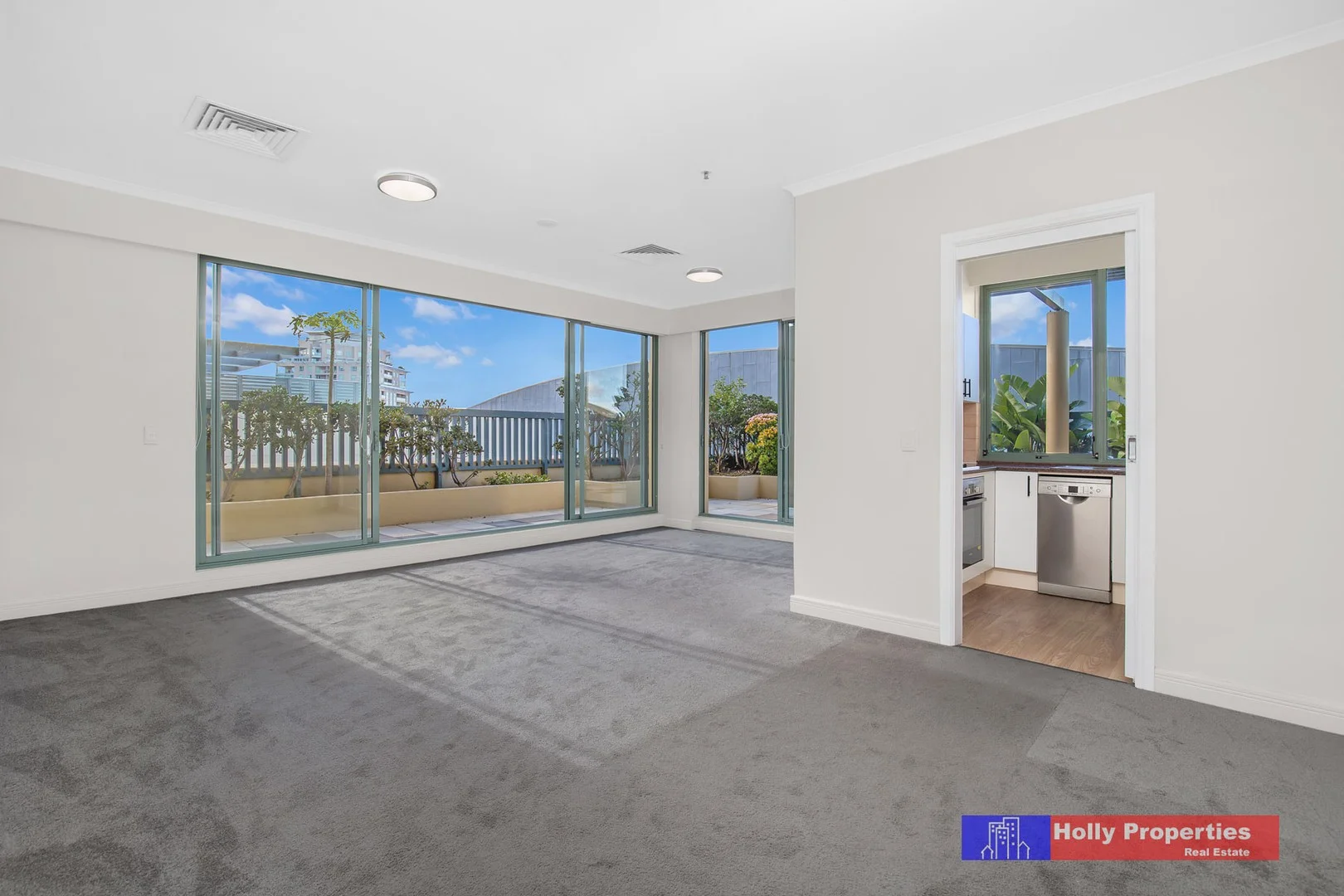 702/37 Victor Street (1/10)