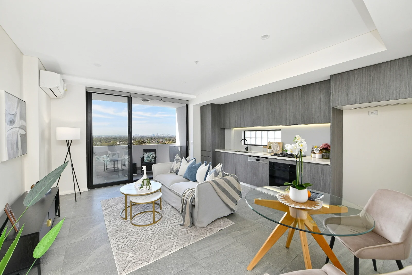 702/456 Forest Road (1/10)