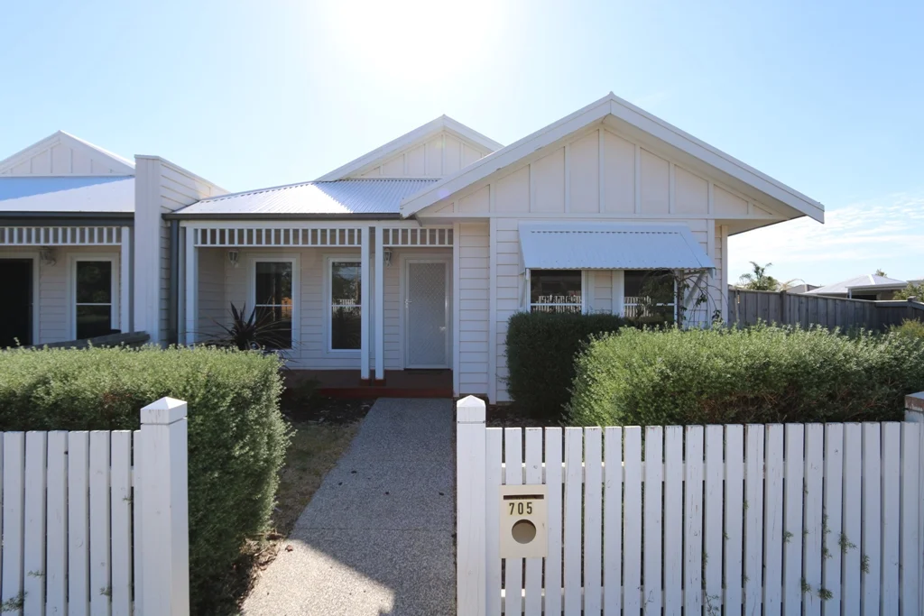 705 Eynesbury Road (1/12)