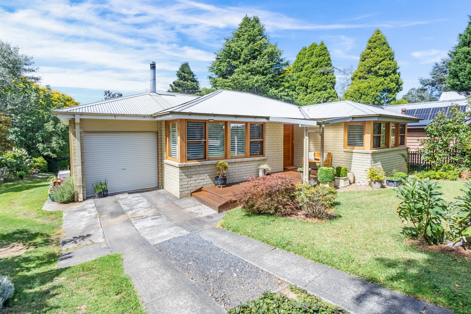 72-74 Govetts Leap Road (1/1)