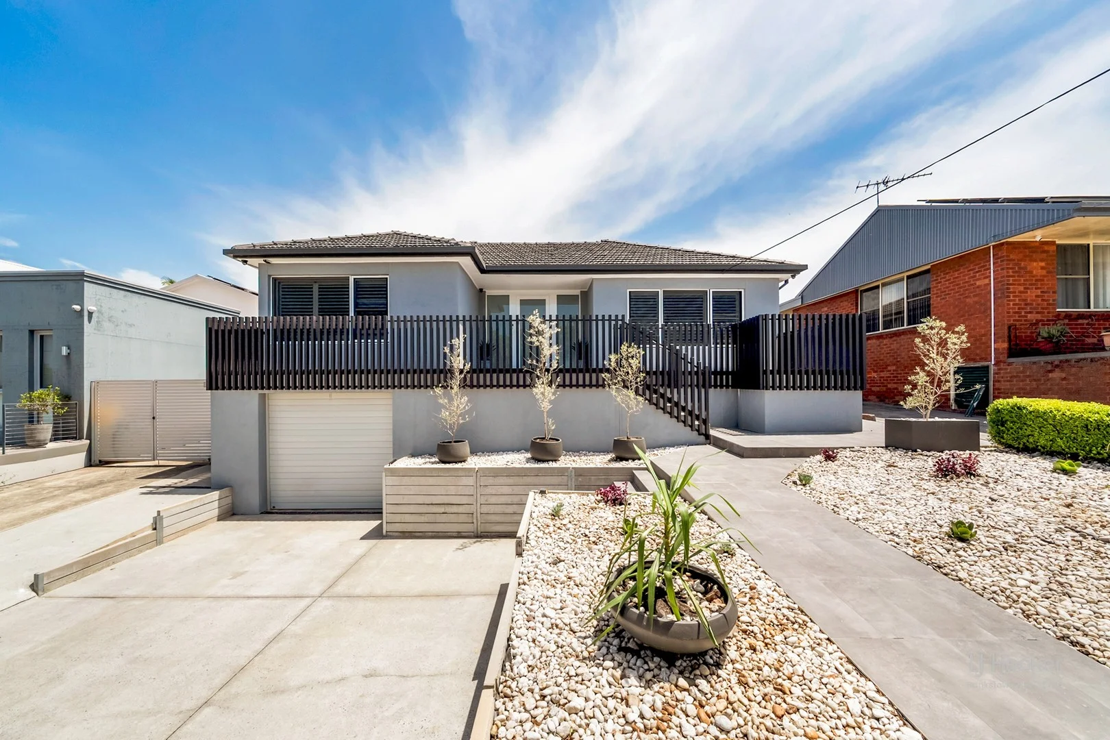 72 Hydrae Street (1/16)