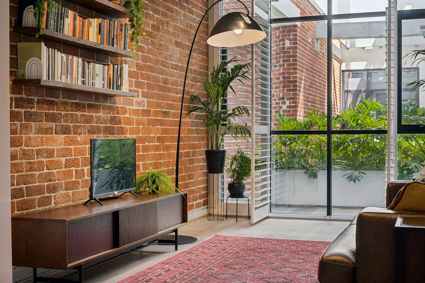 73/51 Beach Street (1/26)
