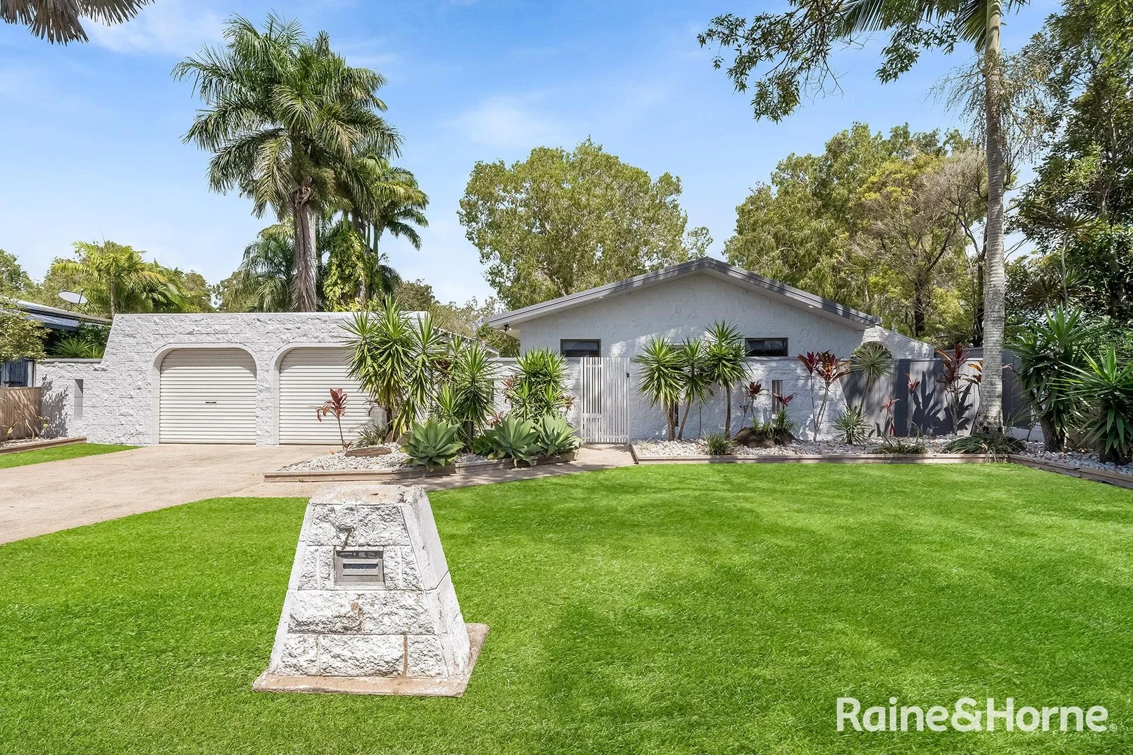 73 Geoffrey Thomas Drive (1/21)