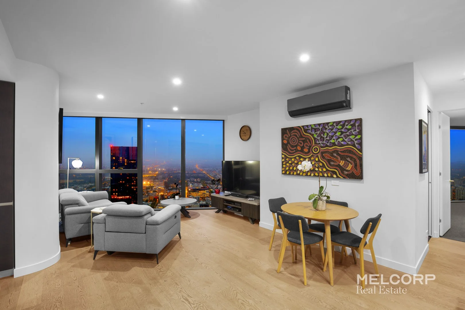 7306/228 La Trobe Street (1/14)