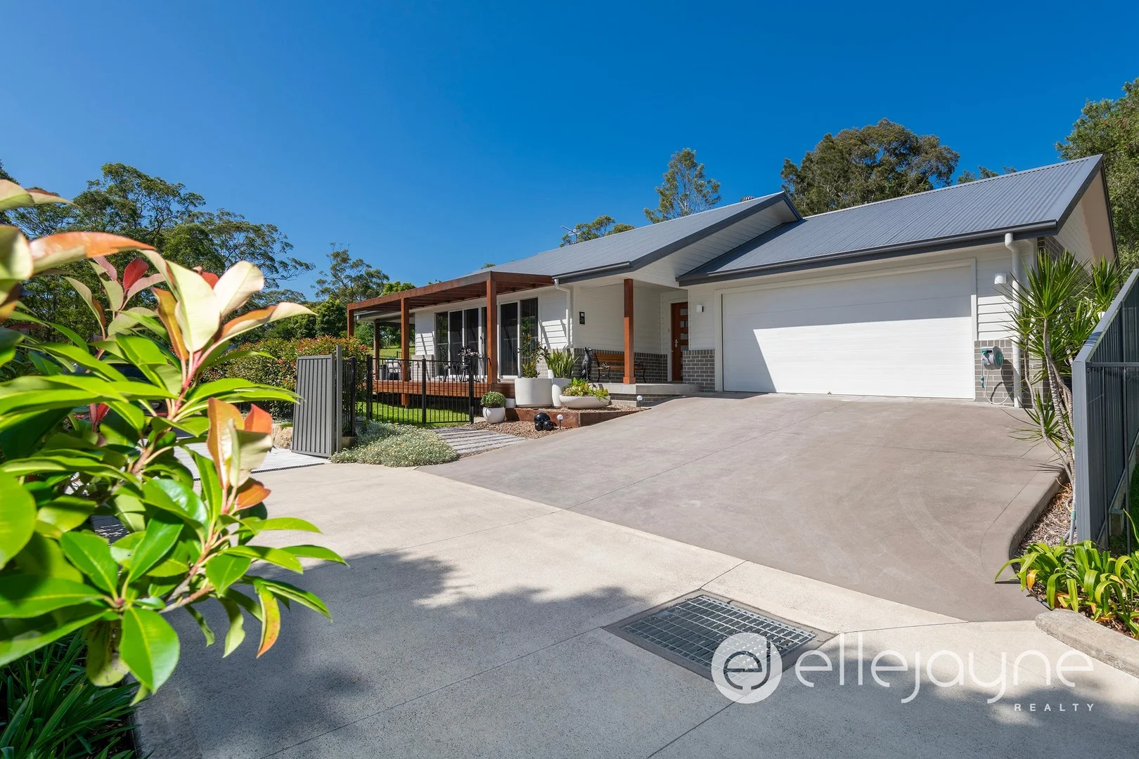 732A Freemans Drive (1/34)