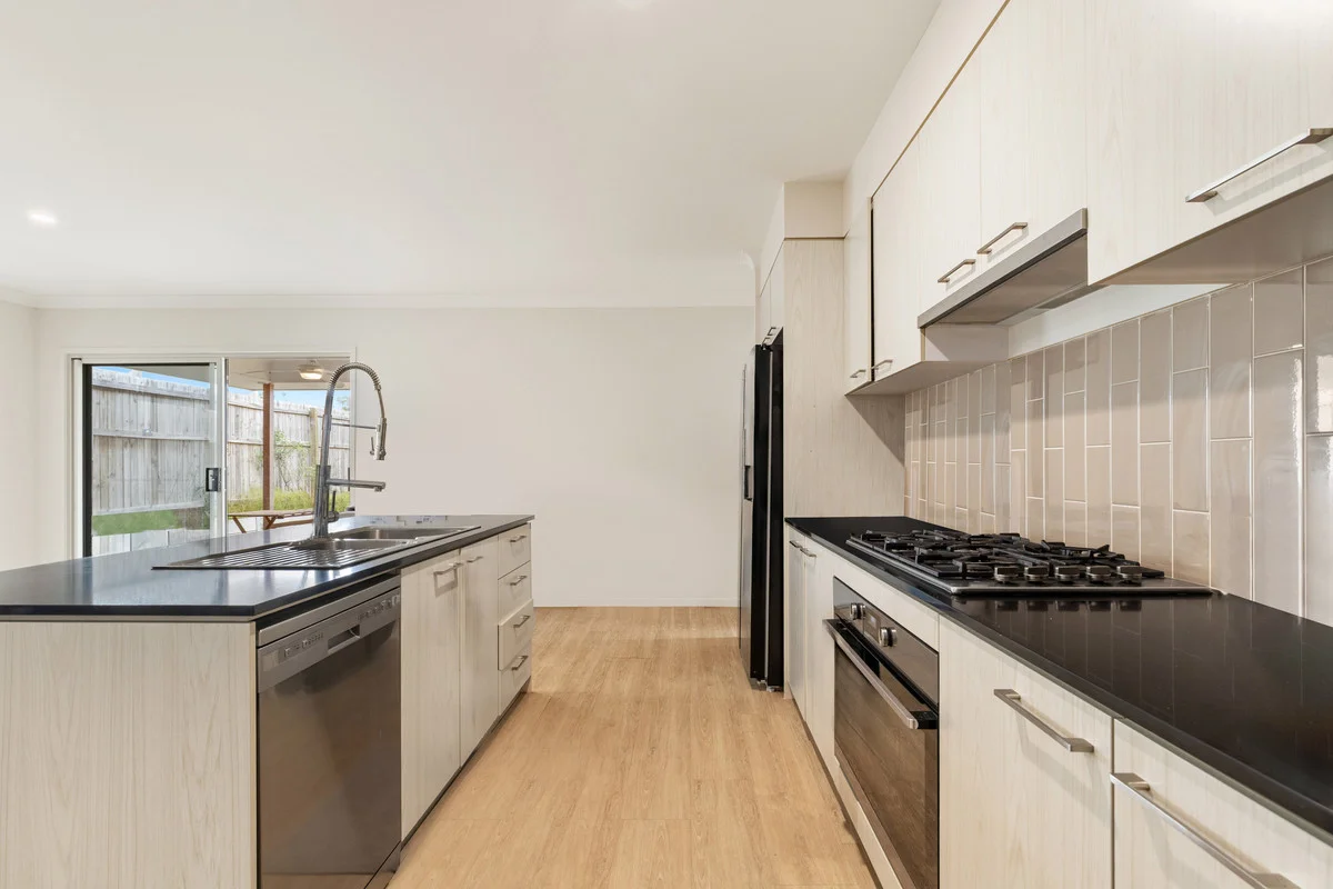 75 Dysart Drive (1/13)