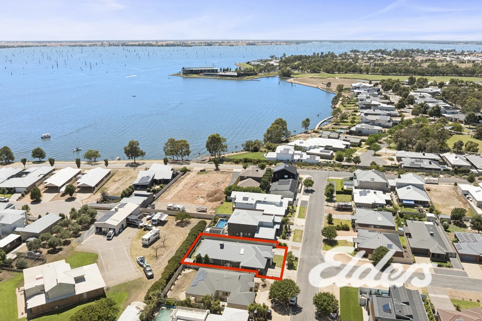 75 Lakeviews Circuit (1/18)