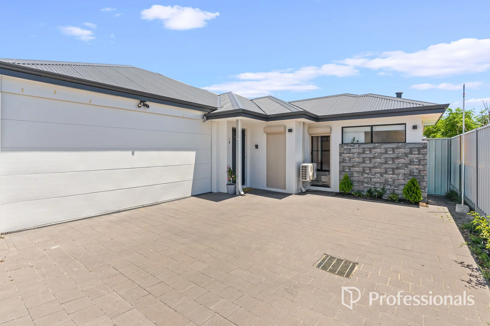 75C Dallington Crescent (1/24)