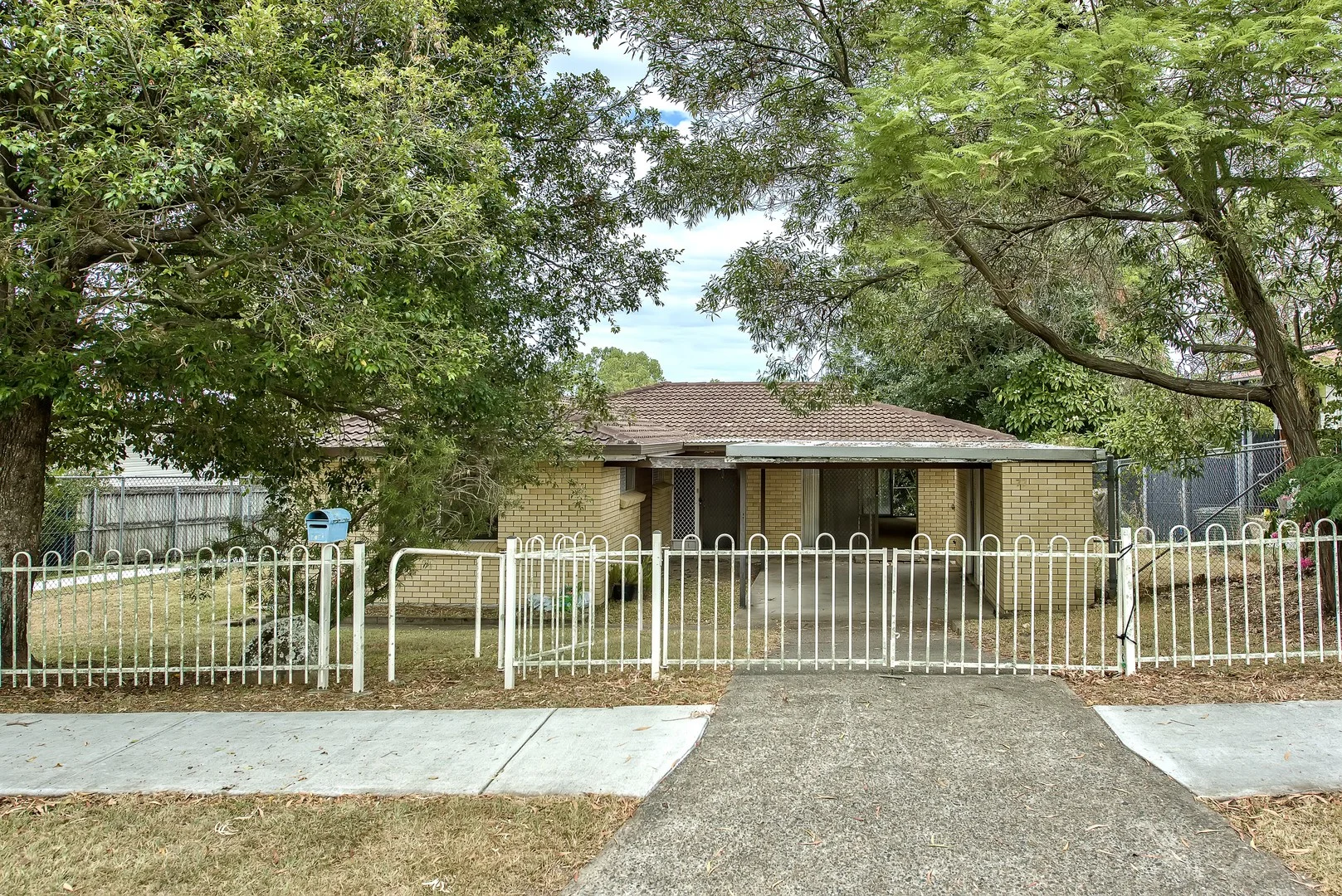 77 Eidsvold Street (1/13)
