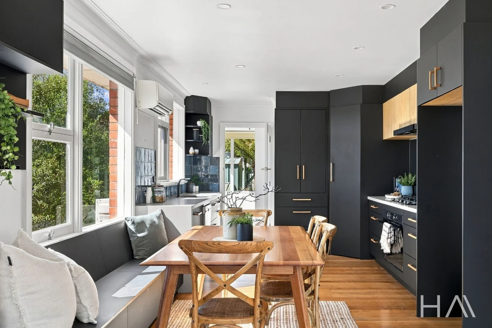 77 Thistle Street West - Image 5