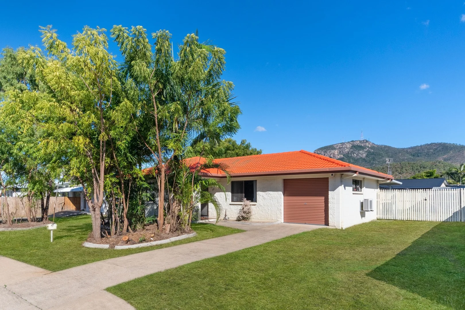 77 Yolanda Drive (1/8)