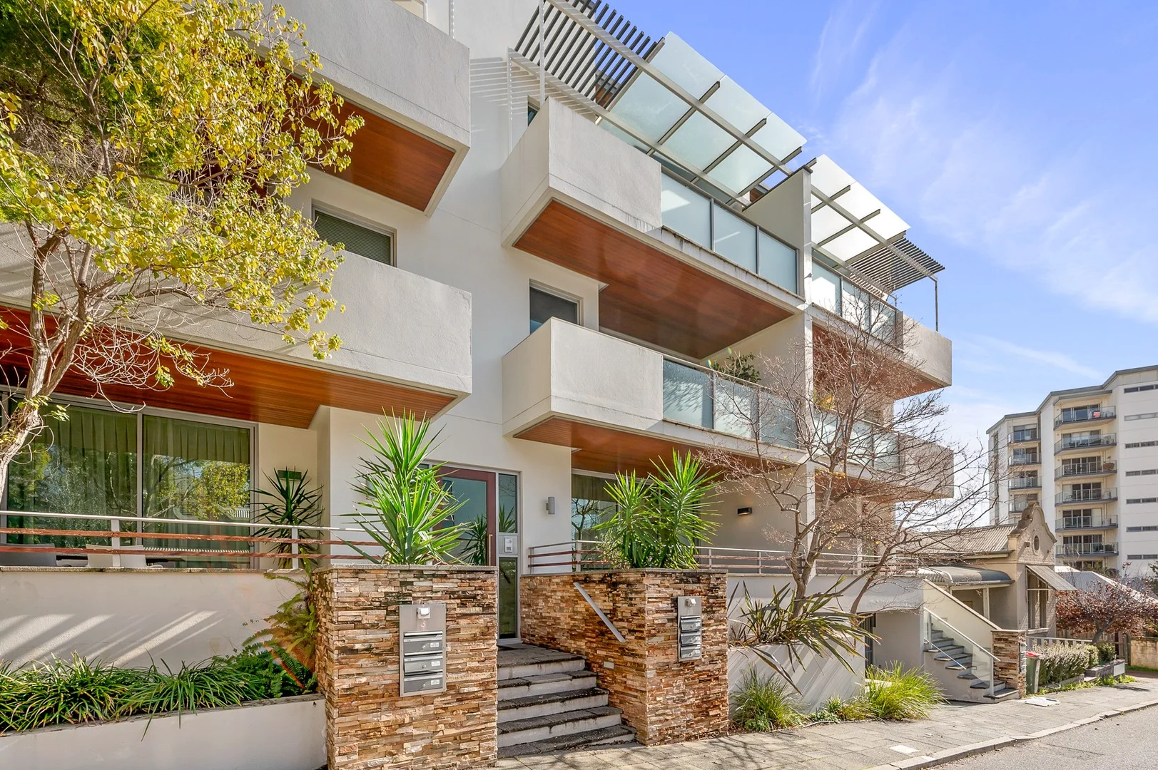 7A Lawrence Avenue (1/18)