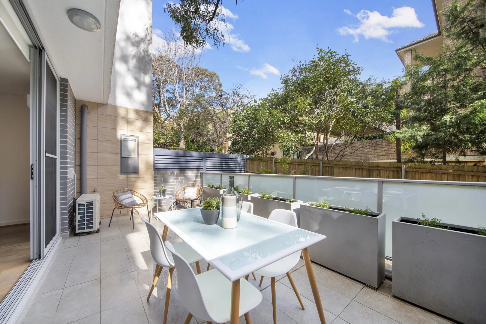 8/10 Belair Close (1/13)