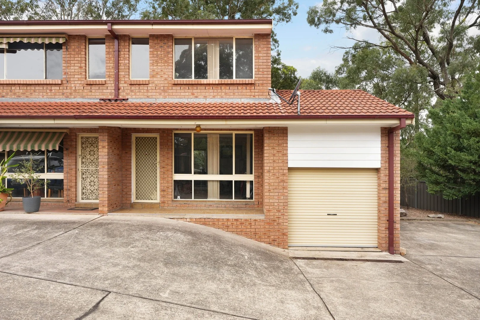 8/10 Windeyer Street (1/11)