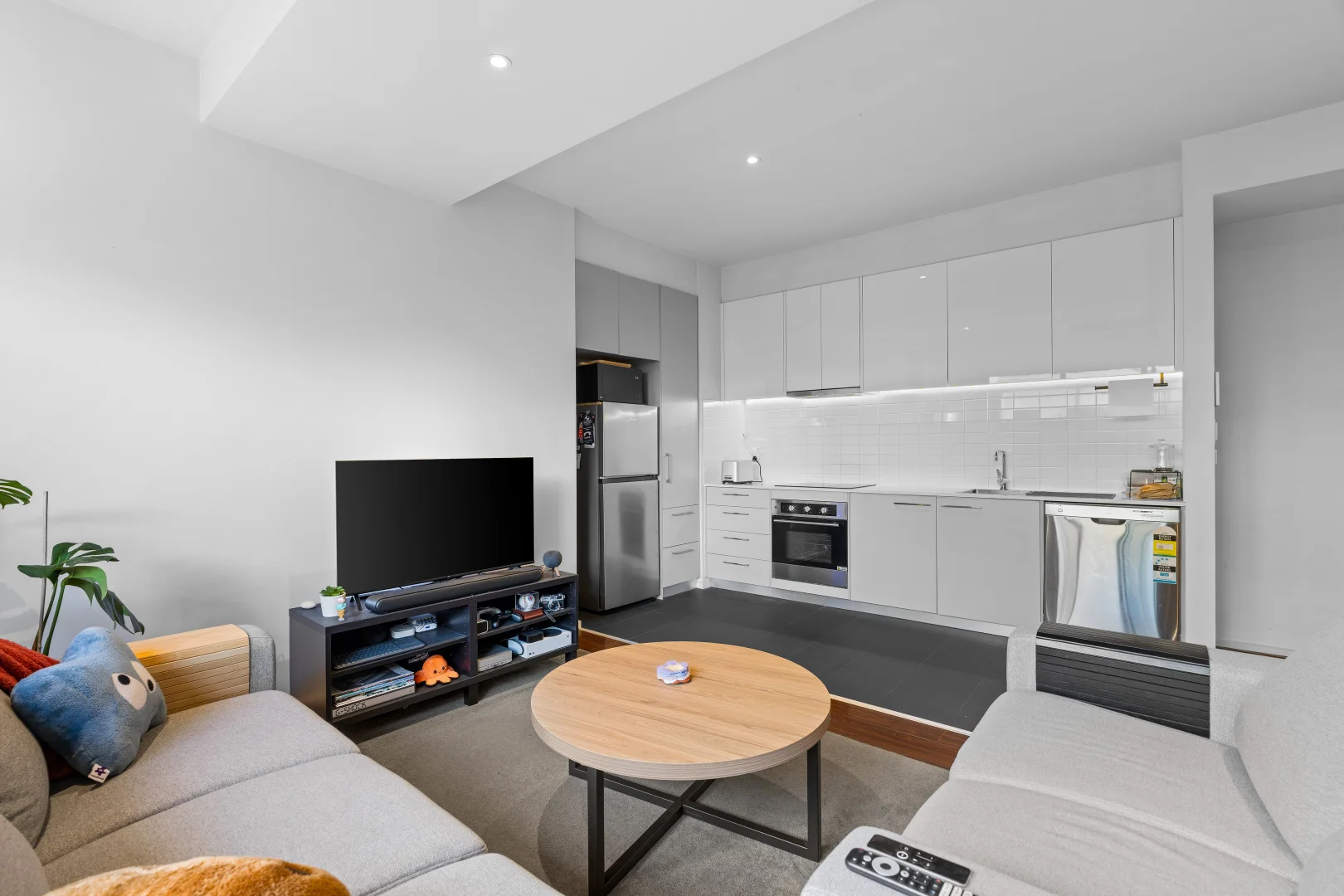 8/1161 Nepean Highway - Image 2