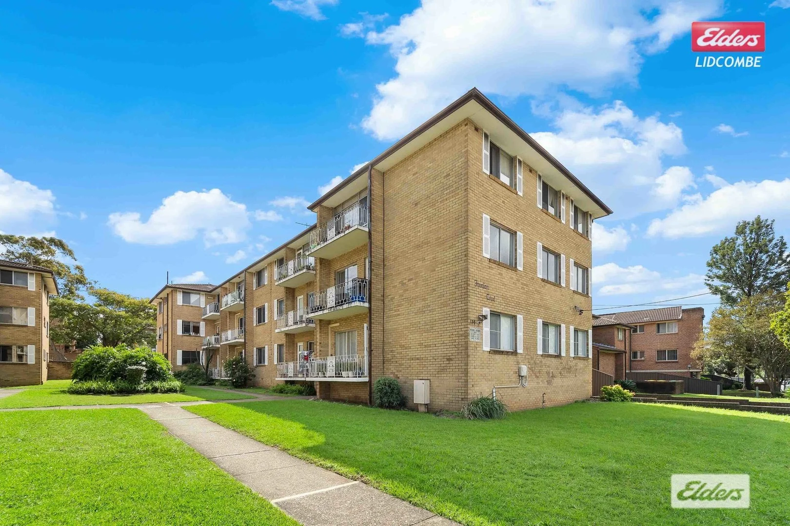 8/138 Woodburn Road (1/18)