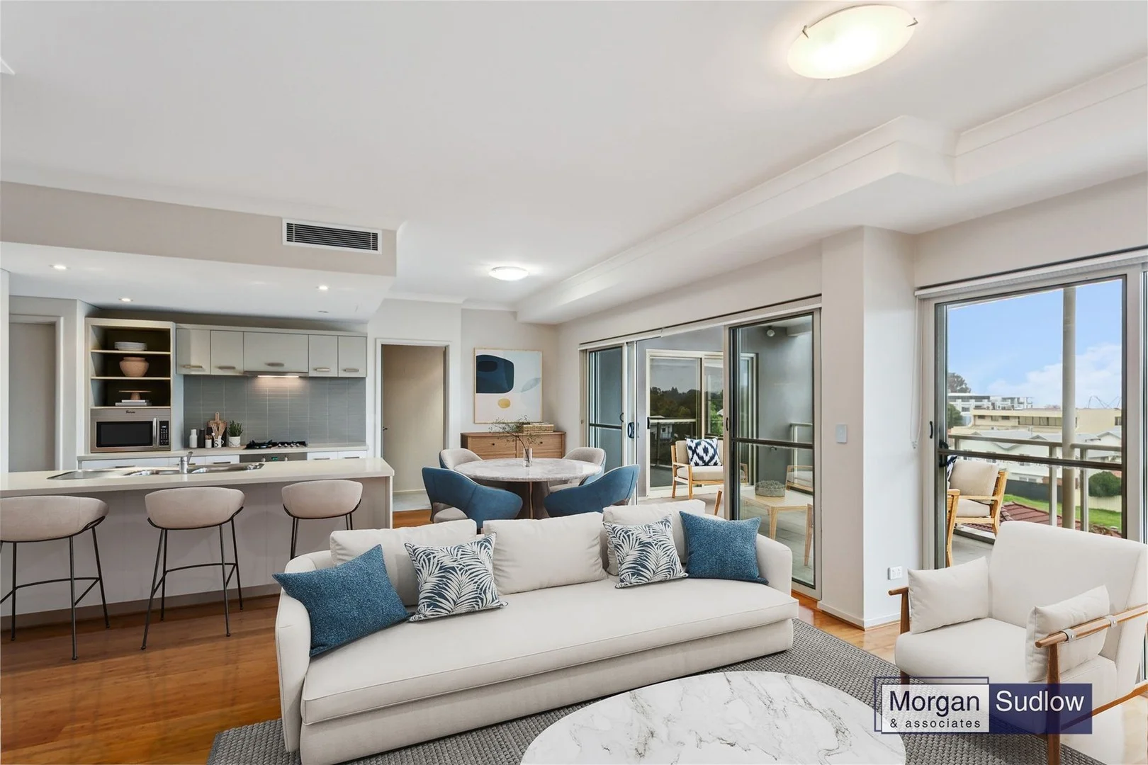 8/167 Labouchere Road (1/18)