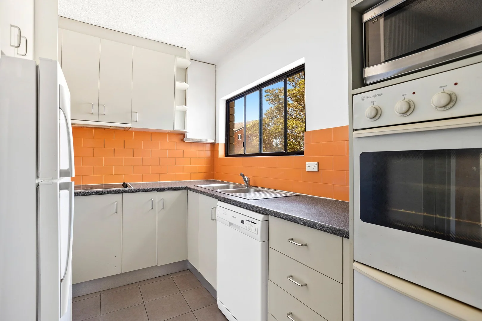 8/192 Princes Highway (1/9)