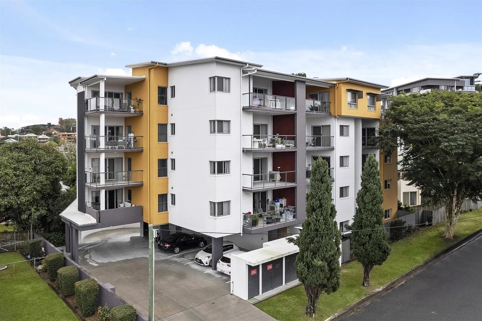 8/2-4 Amisfield Avenue (1/27)