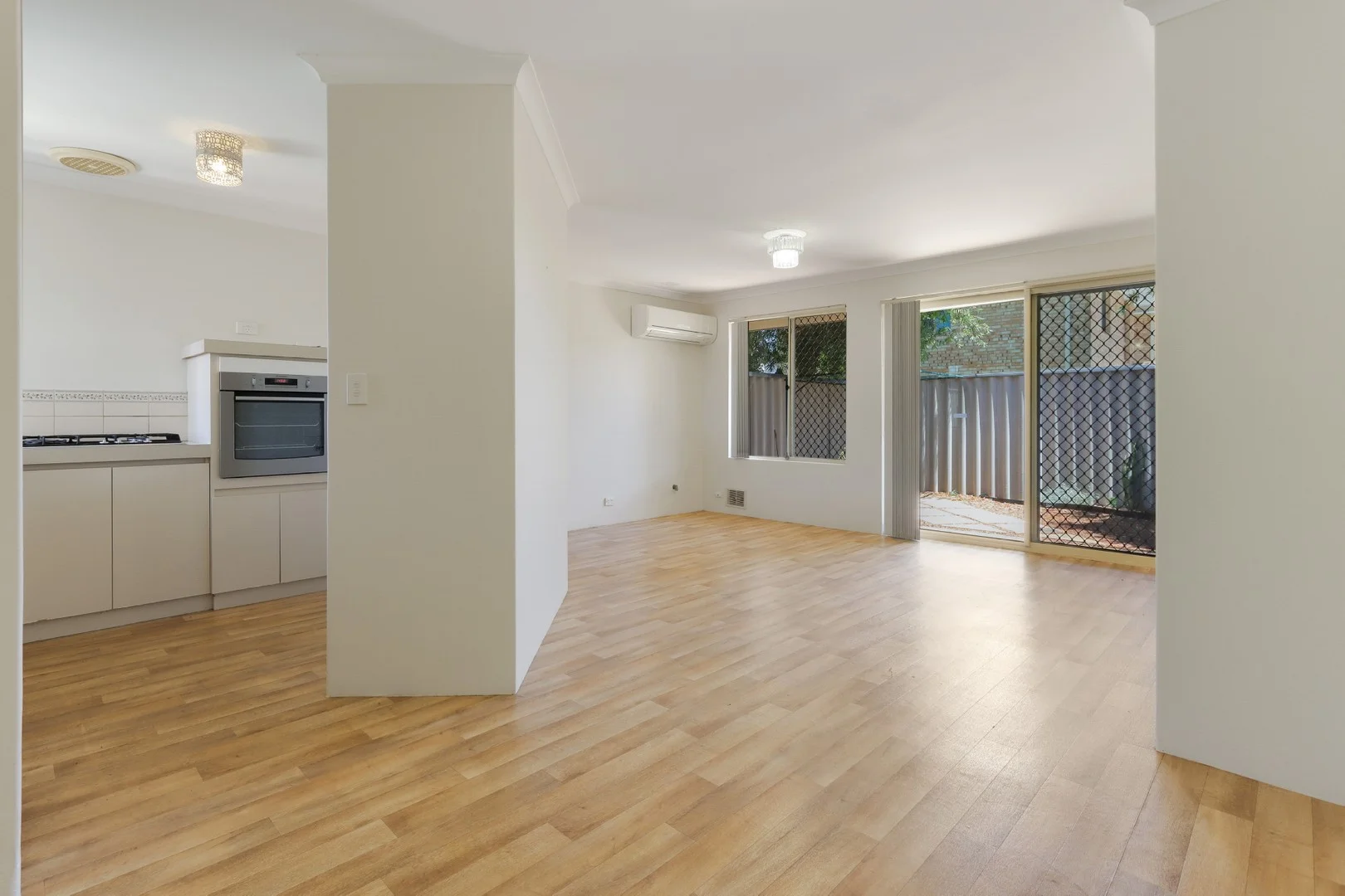 8/2 Dowling Street (1/16)