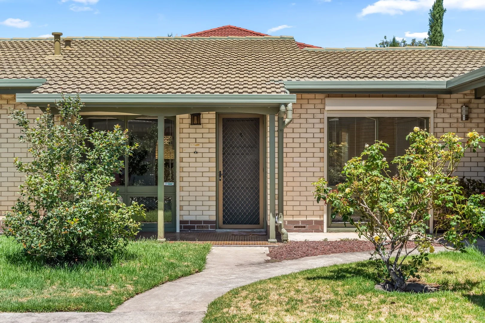8/2 Fernleigh Street (1/24)