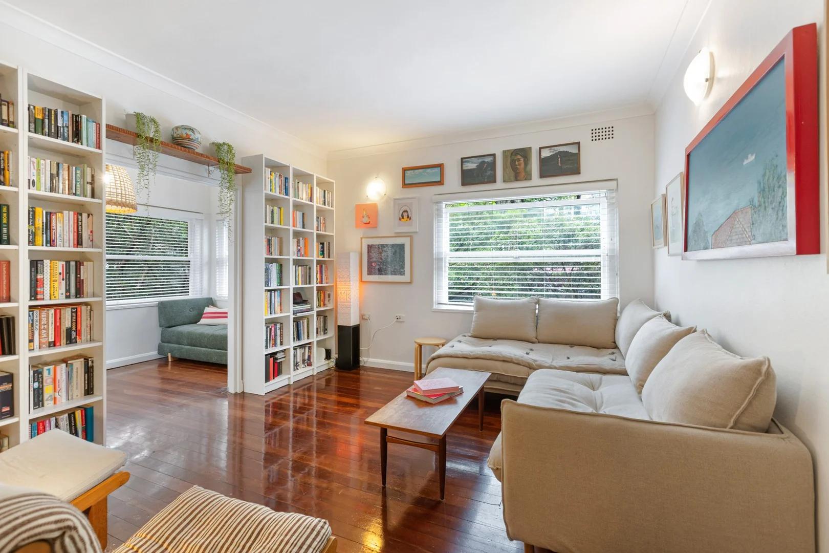 8/2b Darling Point Road (1/11)