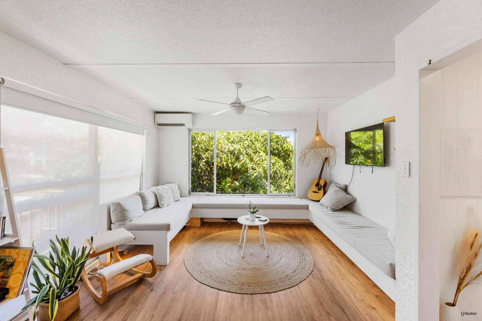 8/34 Coolangatta Road (1/14)
