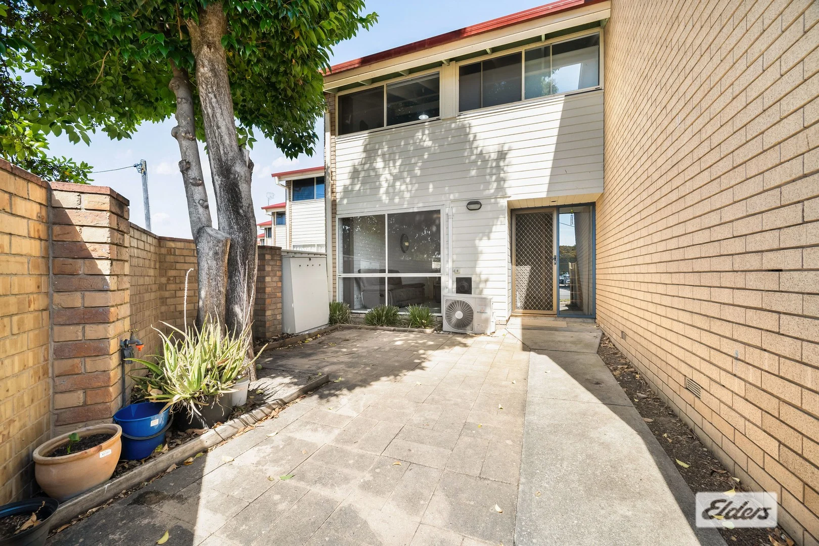 8/429 Griffith Street (1/17)