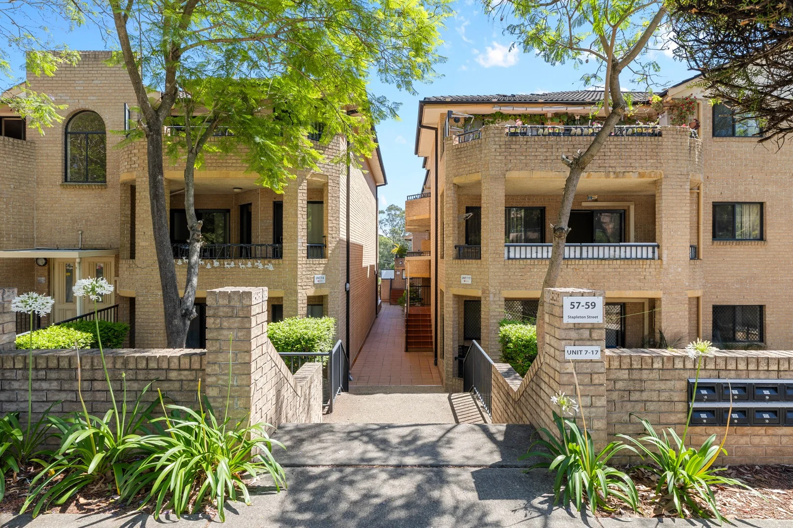 8/57-59 Stapleton Street (1/12)