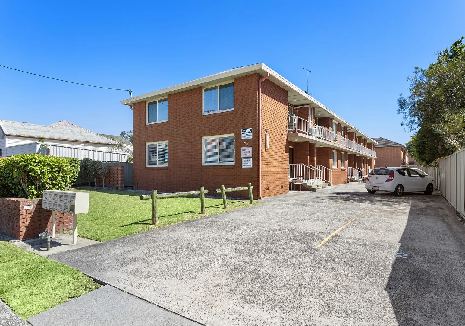 8/60 Elliotts Road (1/9)