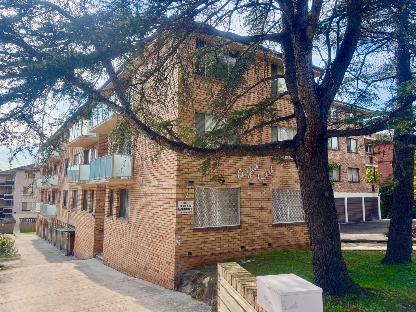 8/7 Curzon Street (1/10)