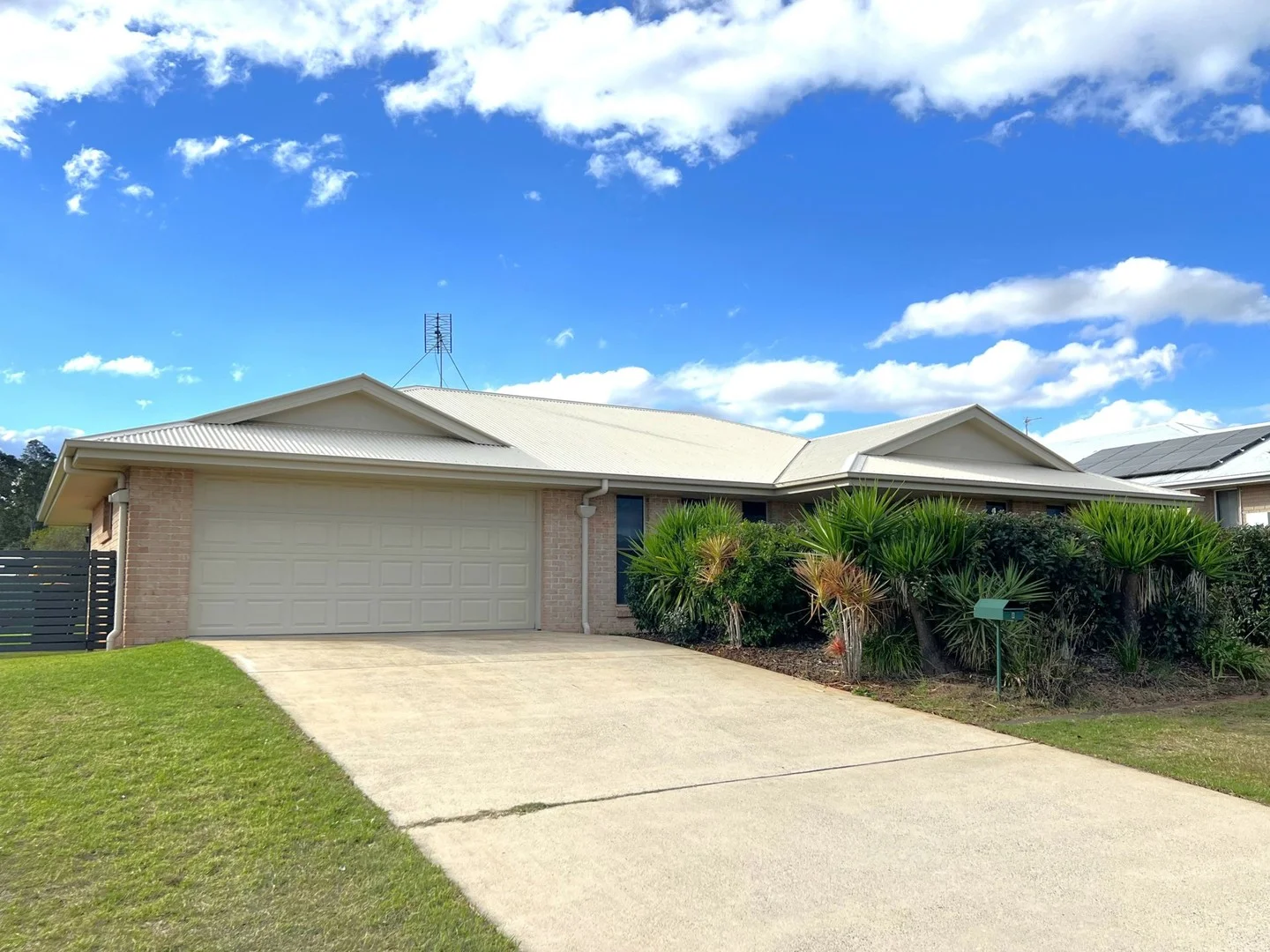 8 Allan Place (1/20)