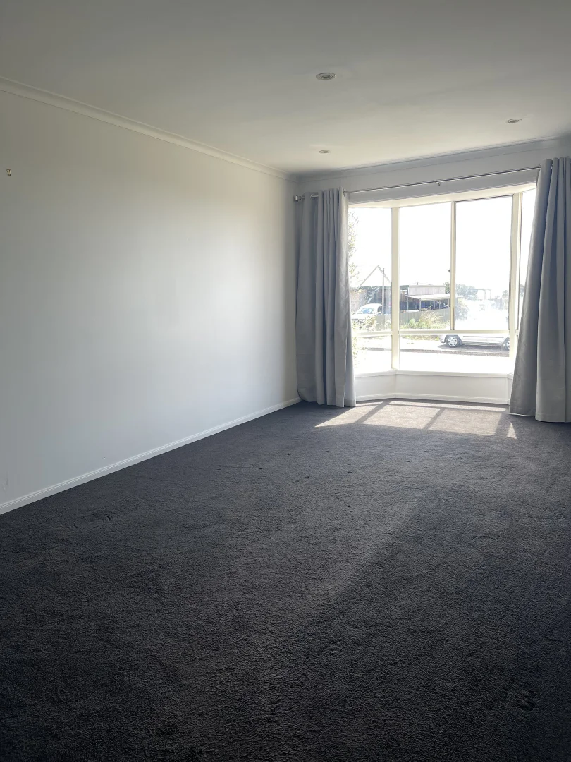 8 Allen Road - Image 4