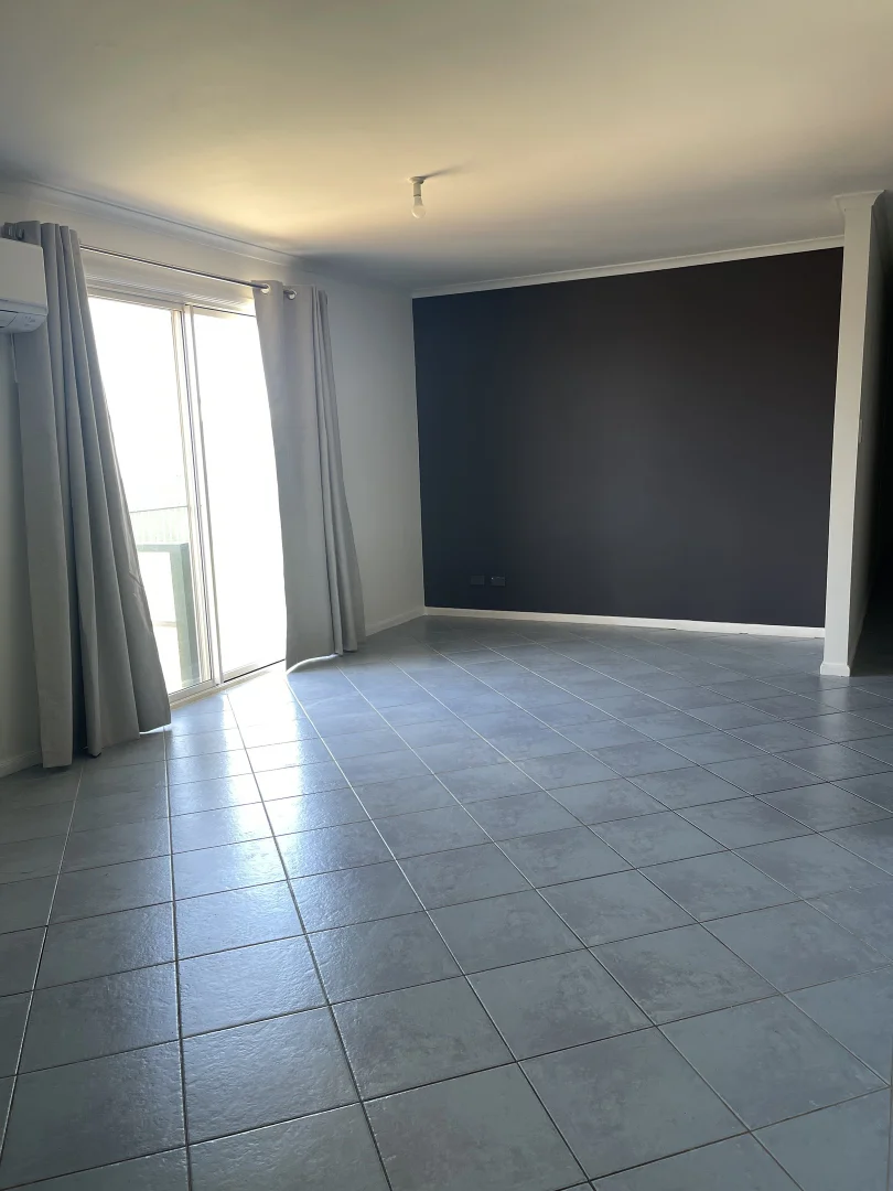 8 Allen Road - Image 2