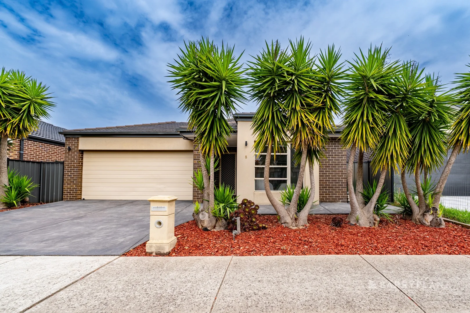 8 Annandale Drive (1/1)
