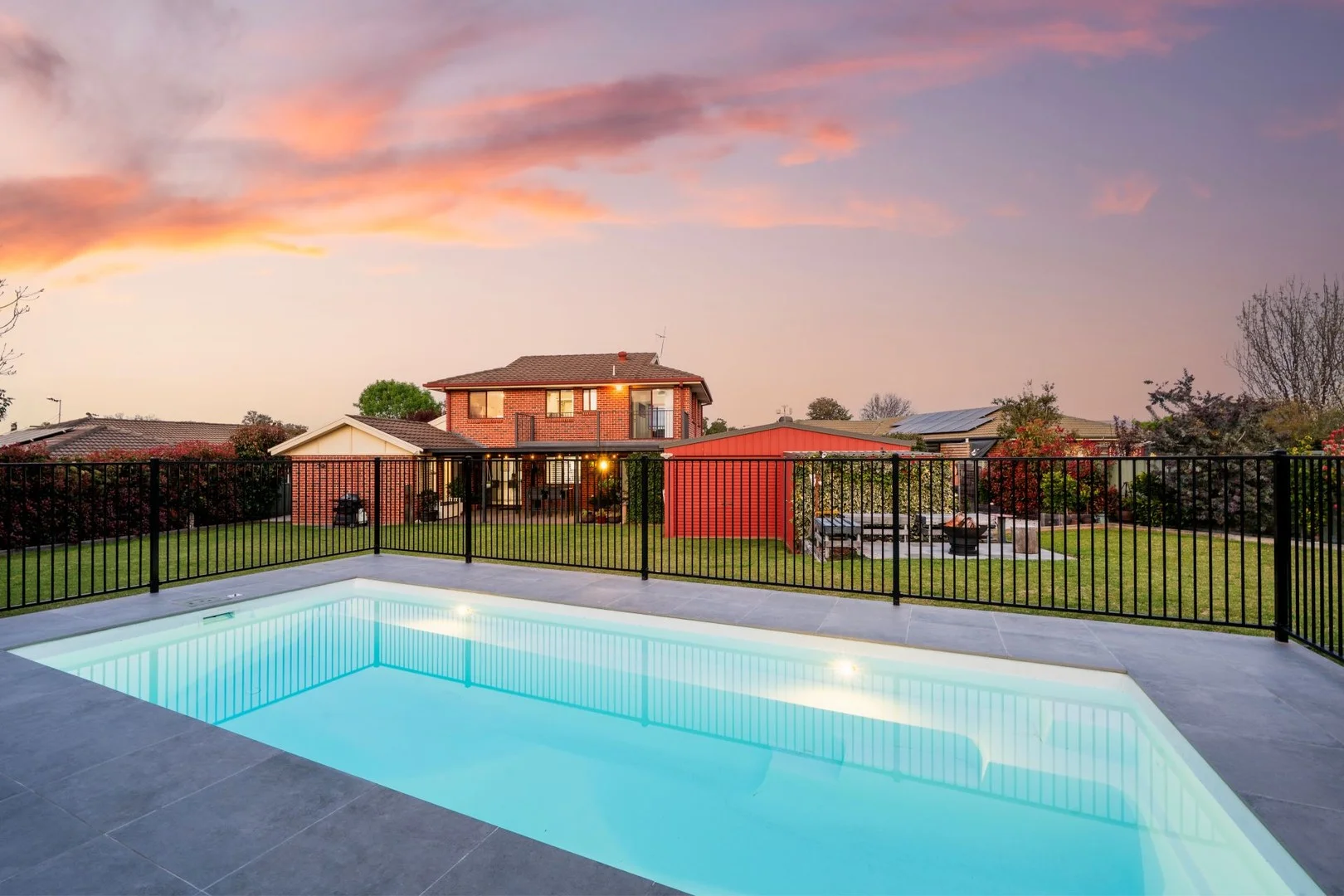 8 Barlow Court (1/15)