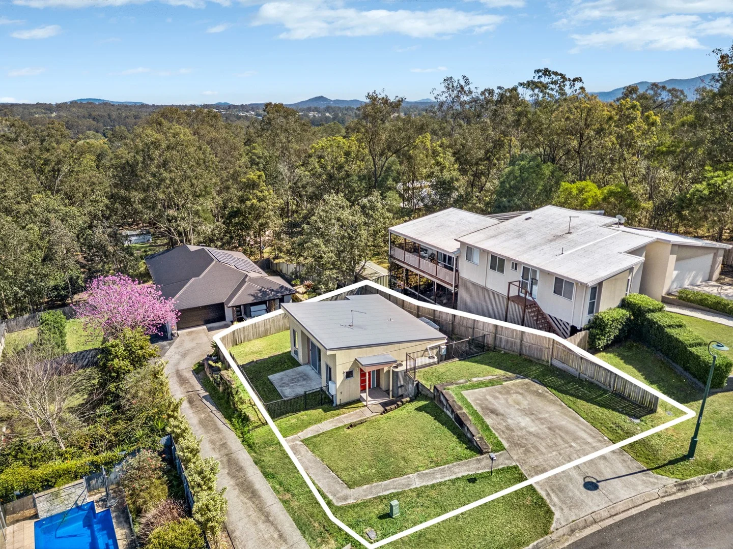 8 Bluegum Rise (1/1)