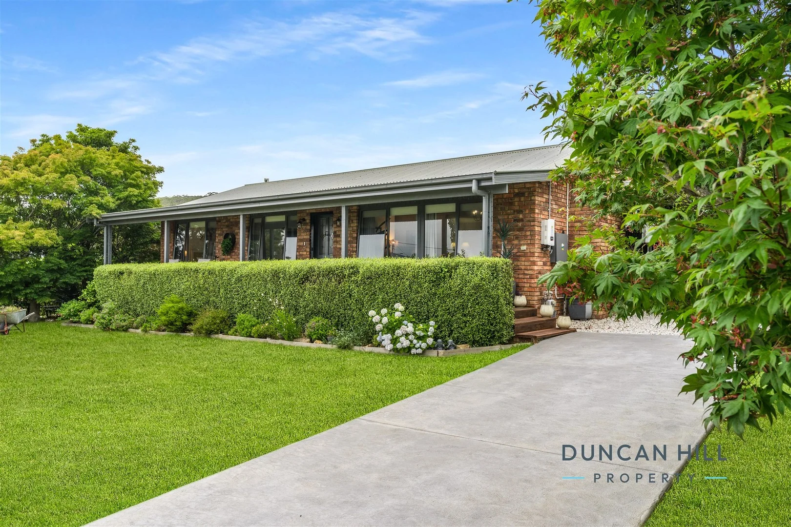 8 Carlton Street (1/22)