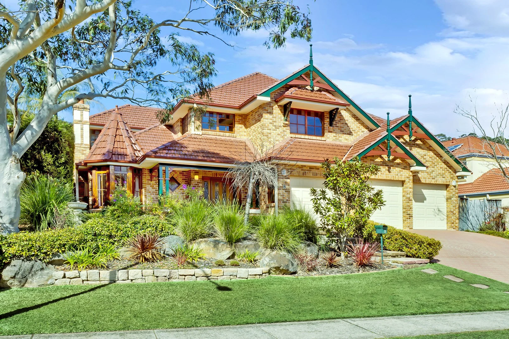 8 Carnarvon Drive (1/9)