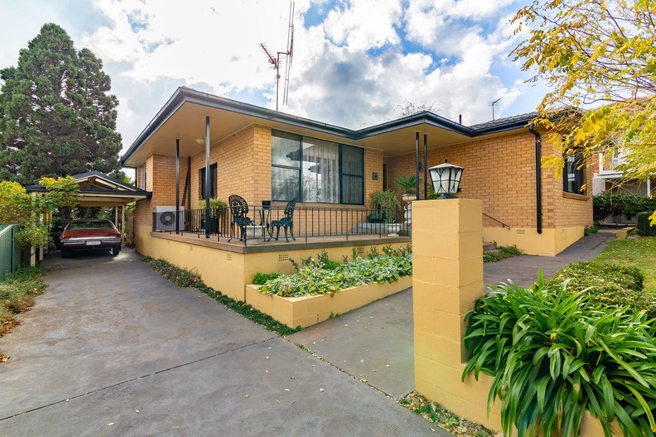 8 Cemar Avenue (1/1)