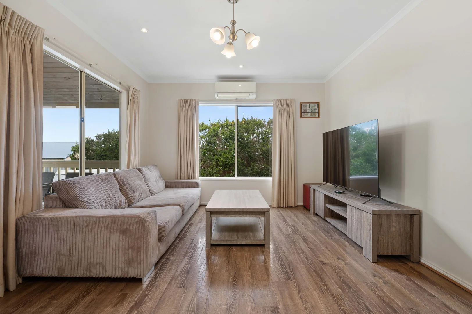 8 Clayton Street - Image 3
