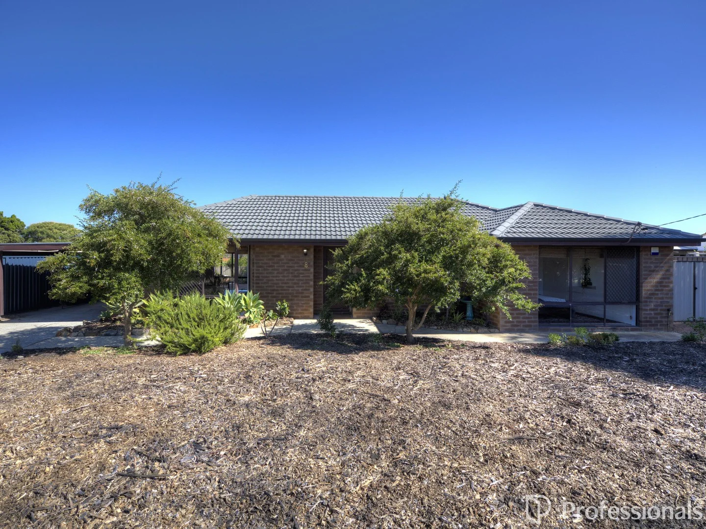 8 Cosson Way (1/35)