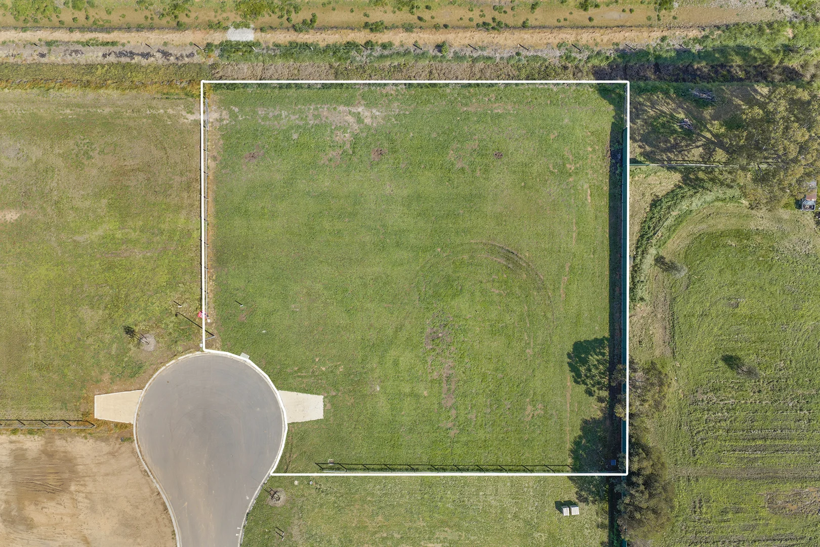 8 Cross Close - Image 2