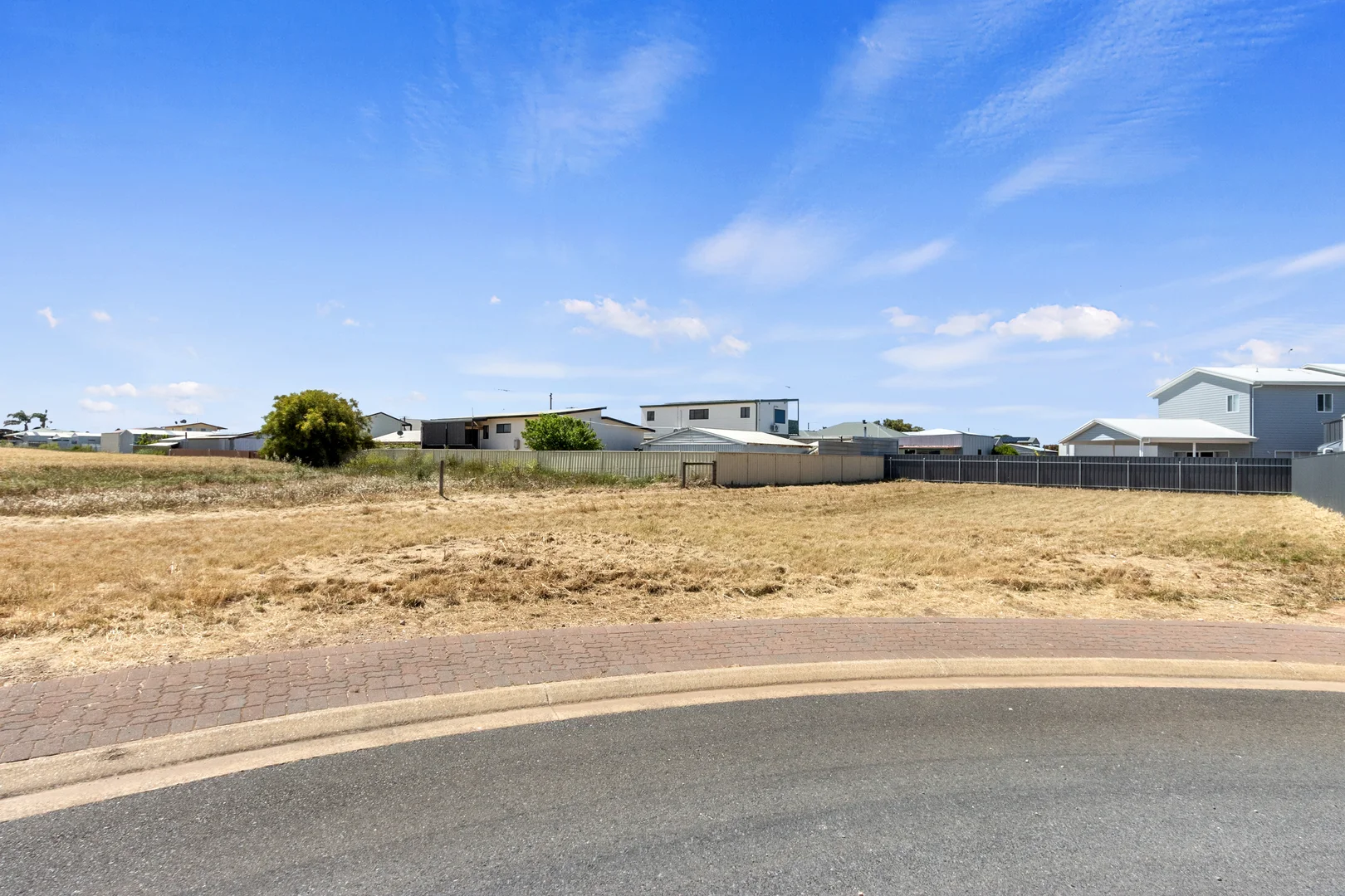 8 Dart Close - Image 2