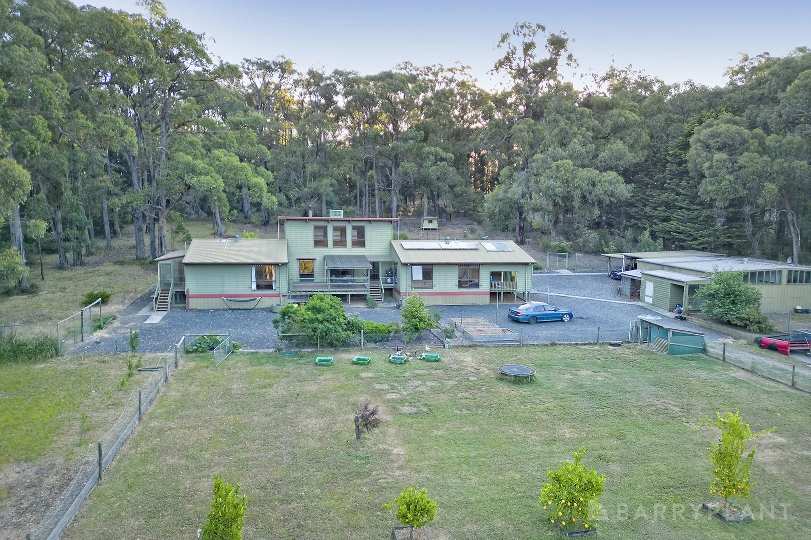 8 Deery Road (1/31)