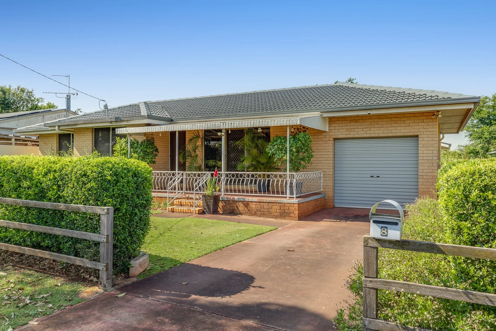 8 Devine Street (1/15)