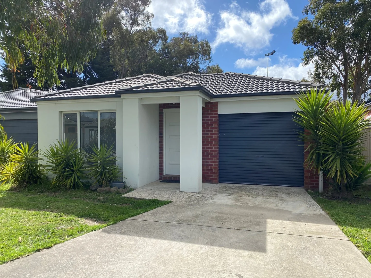 8 Eldridge Court (1/3)