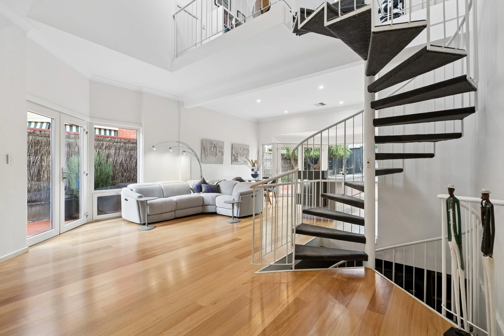 8 Elford Street (1/17)