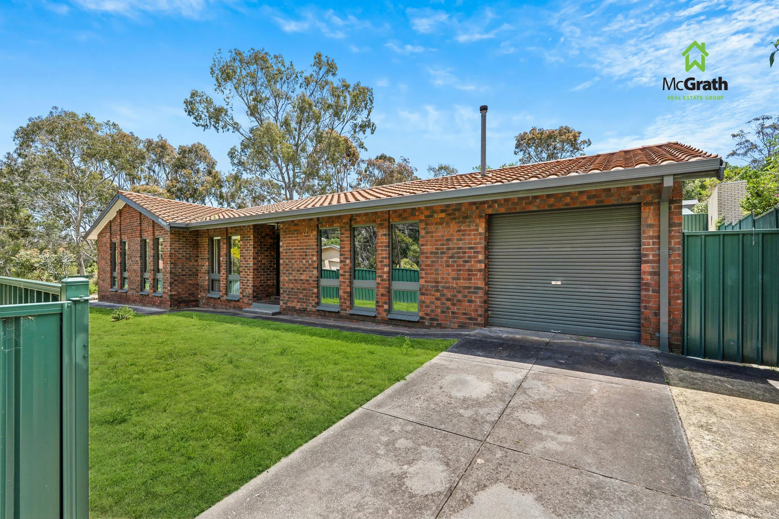 8 Eugenia Crescent (1/16)