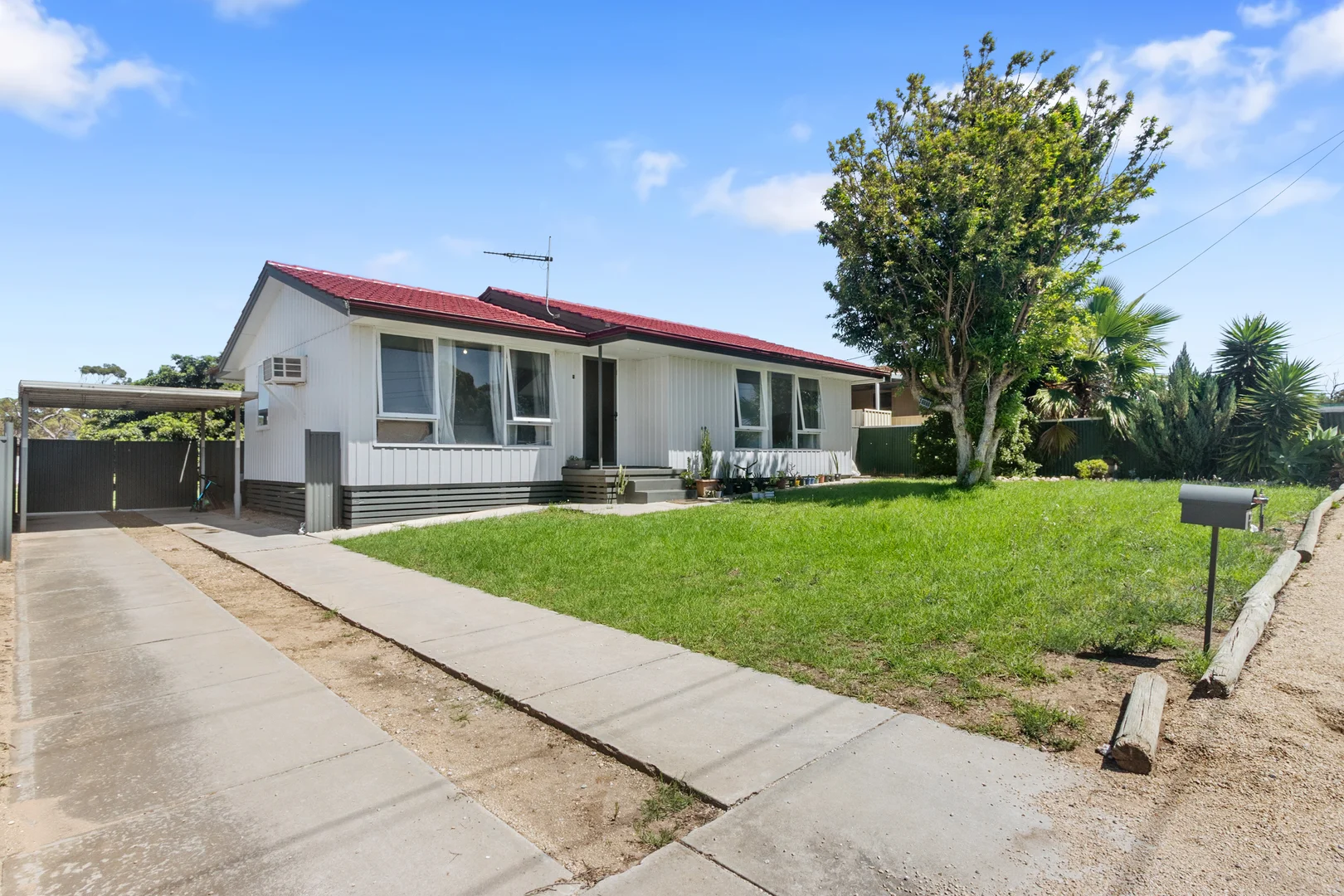 8 Golf Terrace - Image 2